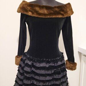 Byblos Made in Italy Bergdorf Goodman NYC Vintage Black Velvet Fur Trimmed Dress